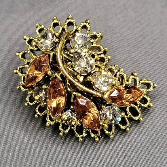 Womens Curved Clip On Earrings Light Brown White Rhinestones Gold Filigree 1" L - Picture 3 of 8